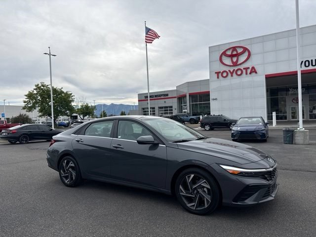 Used 2025 Hyundai Elantra Limited