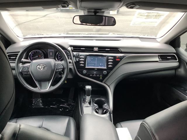 Used 2020 Toyota Camry SE FWD image 6