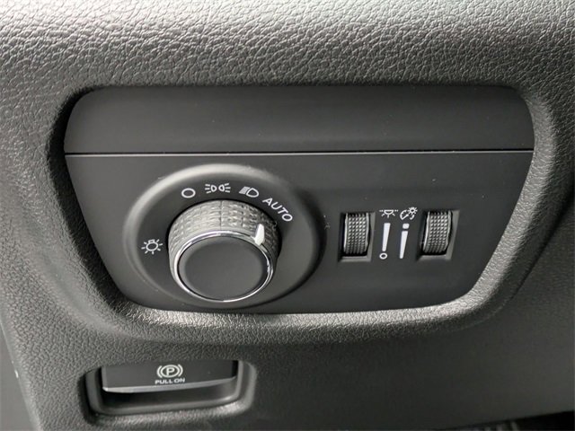 New 2025 Jeep Grand Cherokee Altitude image 14