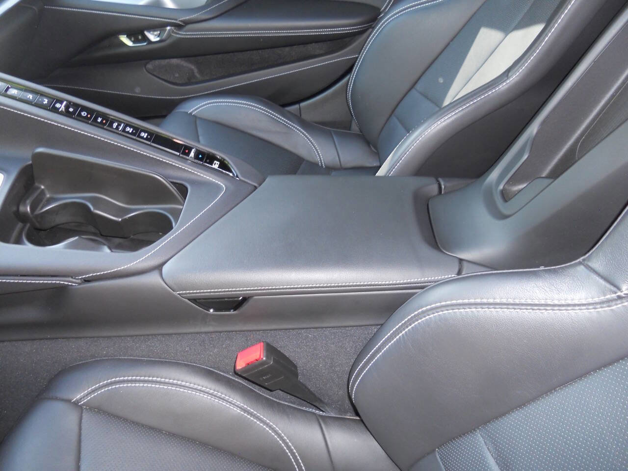 Used 2022 Chevrolet Corvette Stingray Convertible w/ Z51 Performance Package image 14