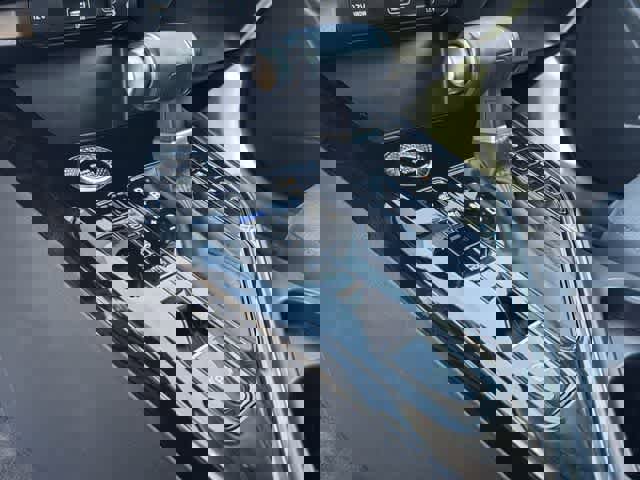 Used 2023 Kia Niro SX image 25