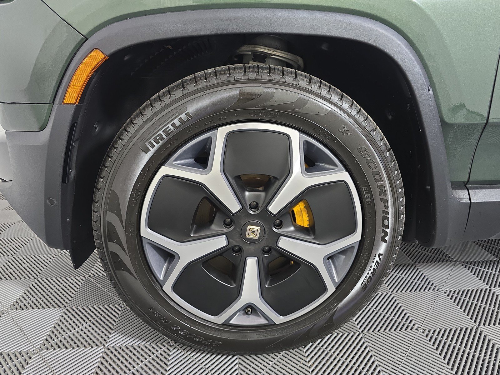 Used 2022 Rivian R1T Adventure AWD/4WD image 9
