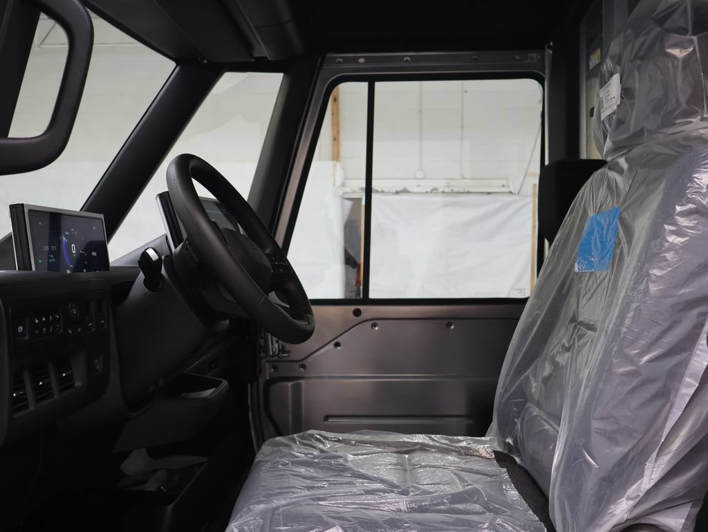 Used 2024 Chevrolet Brightdrop 400 w/ Commercial Equipment Package AWD/4WD image 13