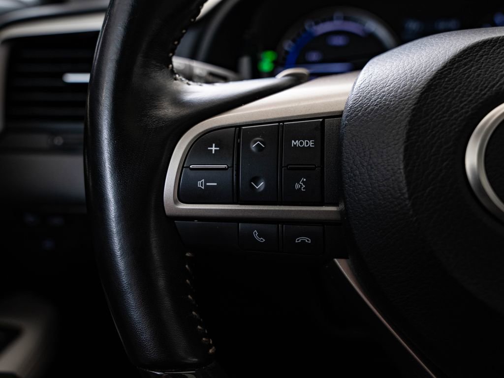 Used 2022 Lexus RX 450hL Luxury w/ Cold Area Package (CT) image 29