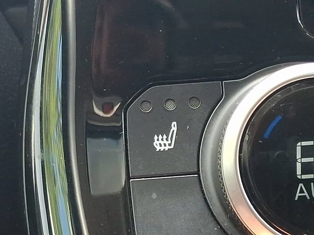 Used 2023 Toyota Highlander XLE FWD image 25