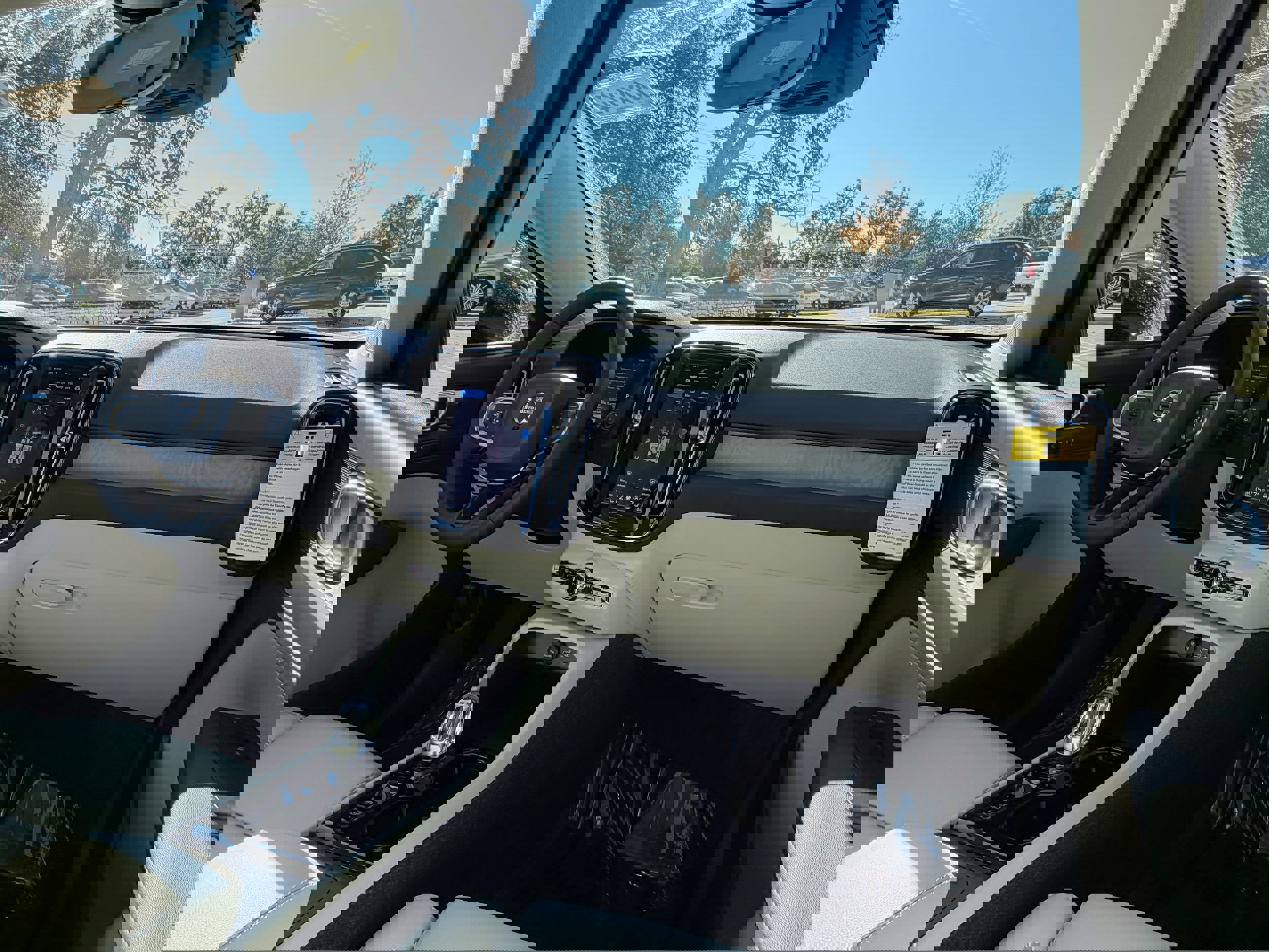 New 2026 Volvo XC40 B5 Plus w/ Protection Package Premier image 10