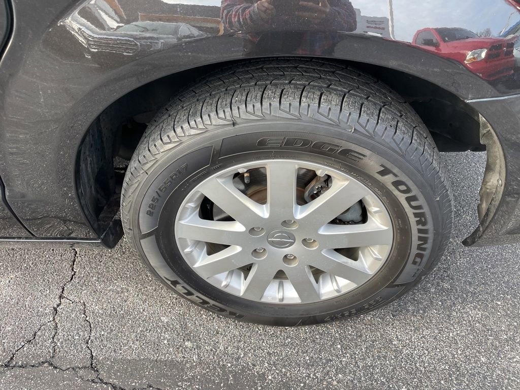 Used 2014 Chrysler Town & Country Touring image 9