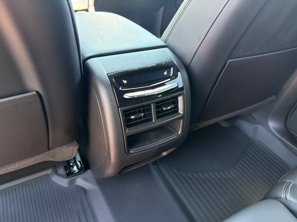 New 2026 Cadillac XT5 Sportv w/ LPO, Floor Liner Package AWD/4WD image 31