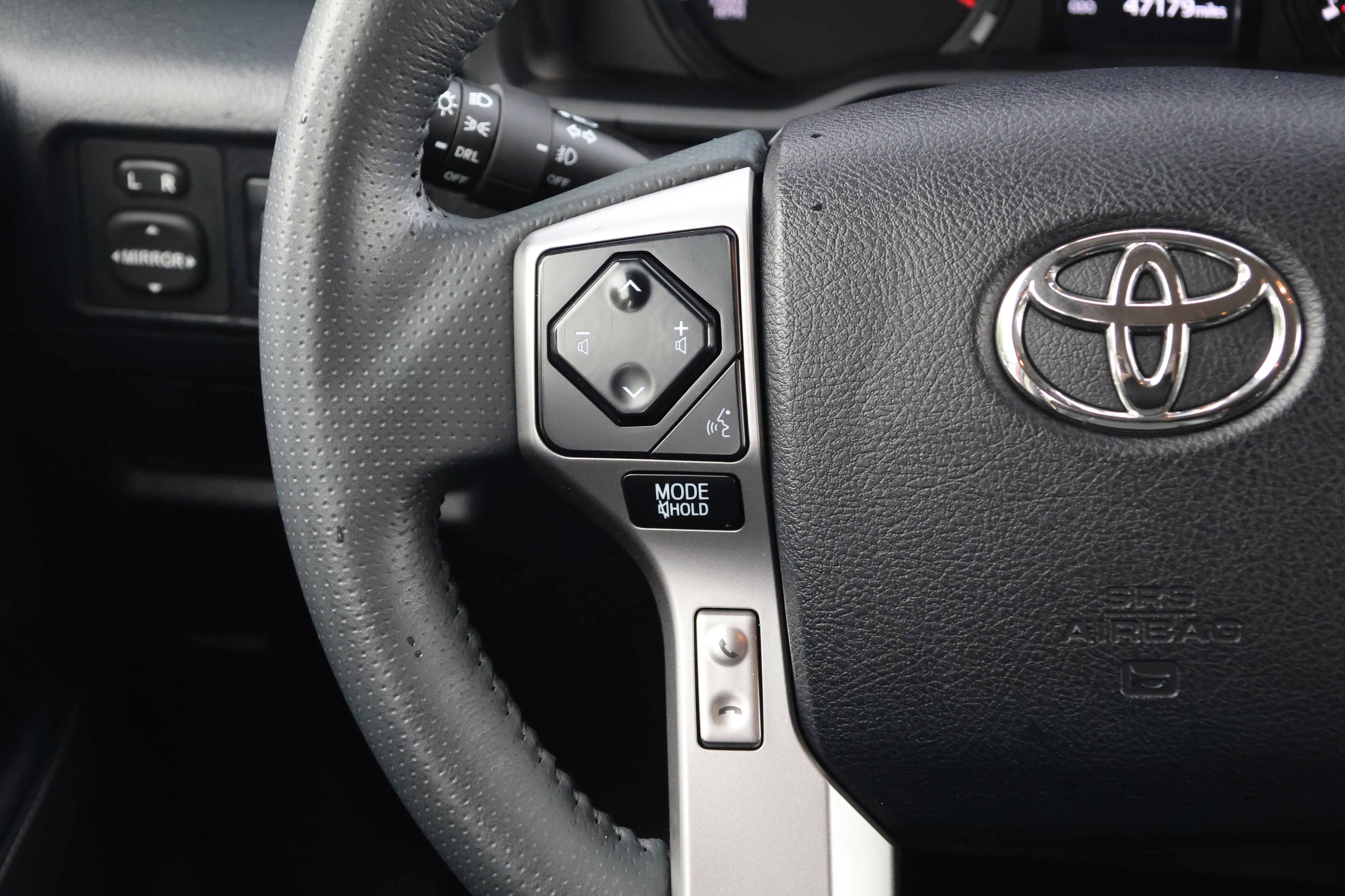 Used 2022 Toyota 4Runner SR5 AWD/4WD image 18