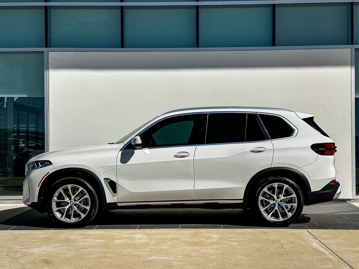 New 2026 BMW X5 sDrive40i w/ Parking Assistance Package image 8