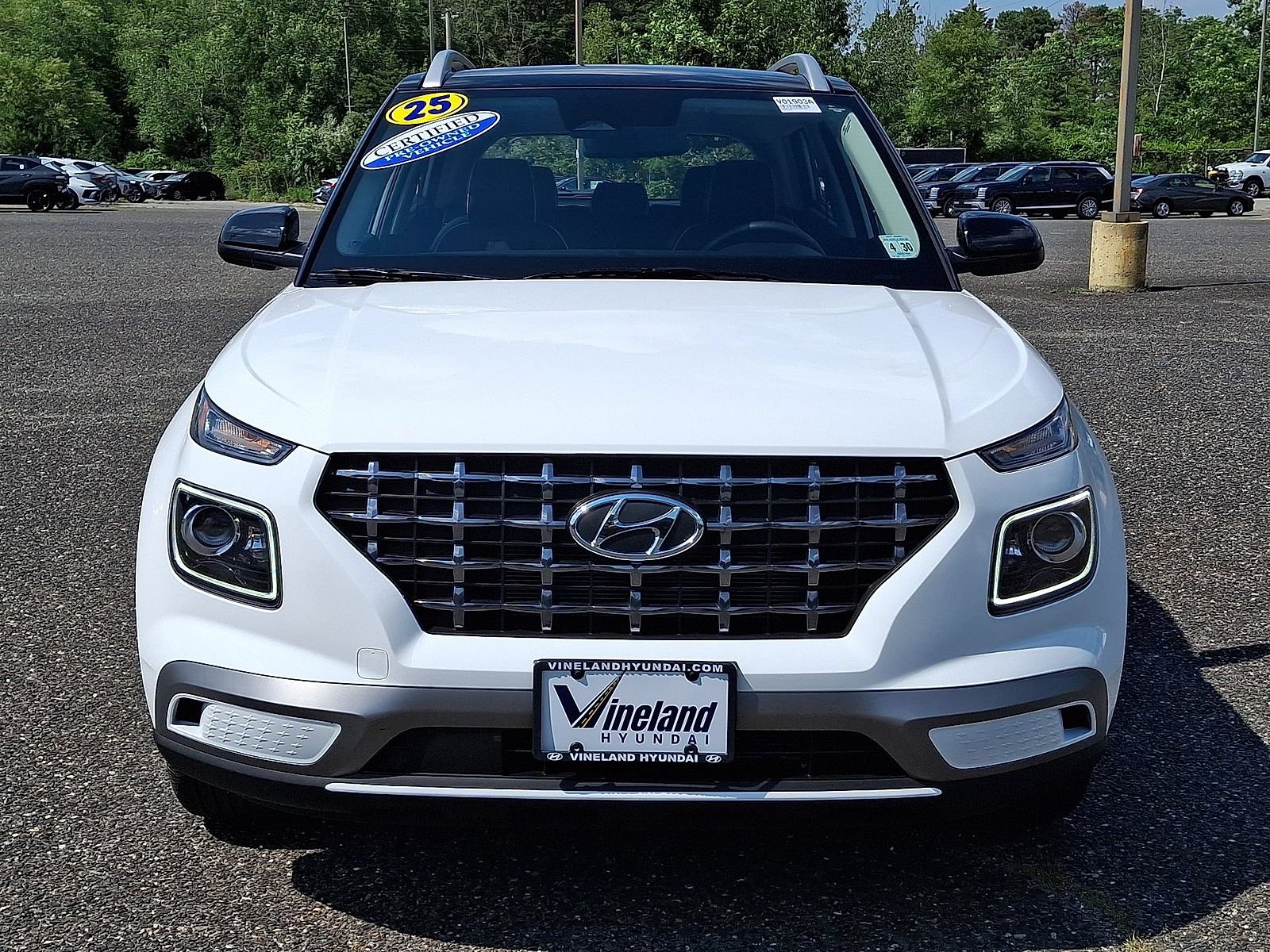 Certified 2025 Hyundai Venue Limited FWD image 16