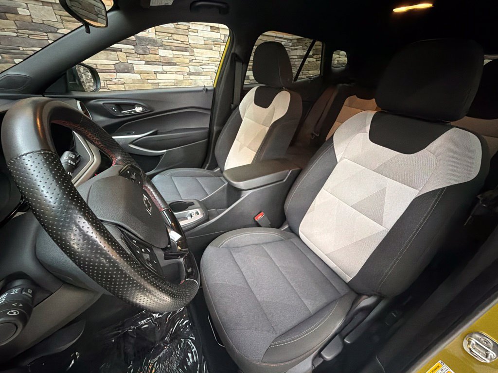 Used 2024 Chevrolet Trax RS w/ Driver Confidence Package FWD image 23