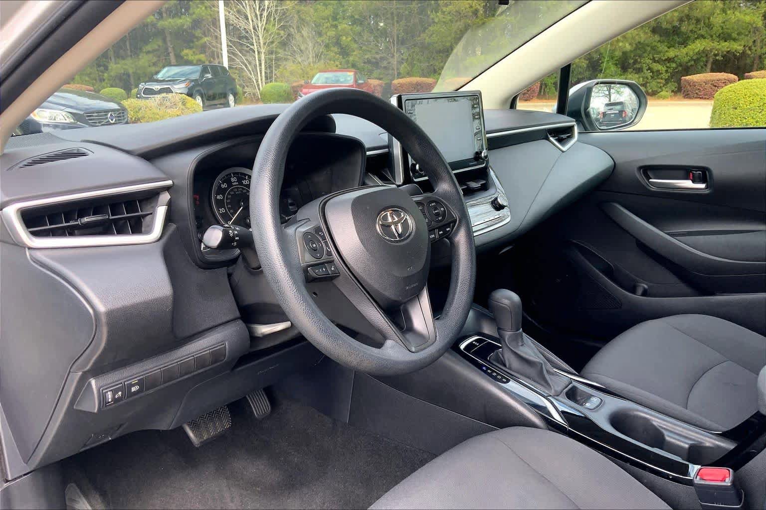 Used 2021 Toyota Corolla LE image 17