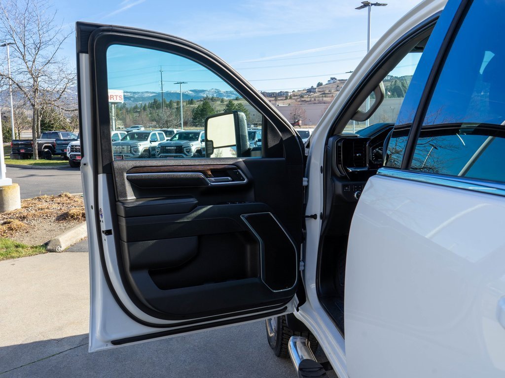 Used 2024 GMC Sierra 2500 SLE w/ Preferred Package image 15