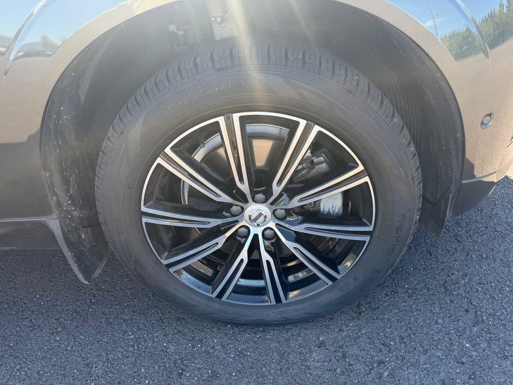 Used 2018 Volvo XC60 T5 Inscription w/ Luxury Seat Package AWD/4WD image 29