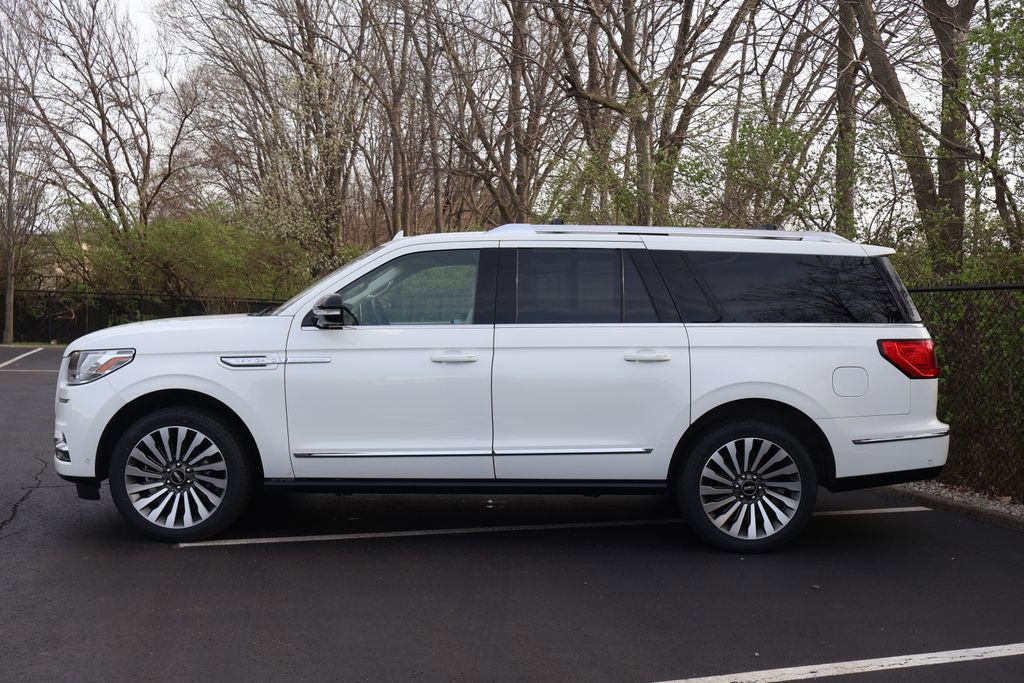 Used 2021 Lincoln Navigator L Reserve w/ Luxury Package image 4