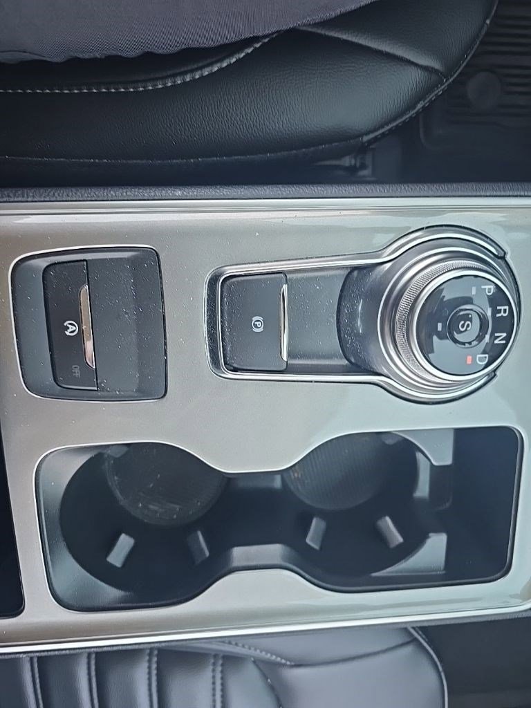 Used 2024 Ford Edge SEL image 22