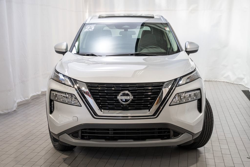 Used 2023 Nissan Rogue SV w/ SV Premium B Package image 2