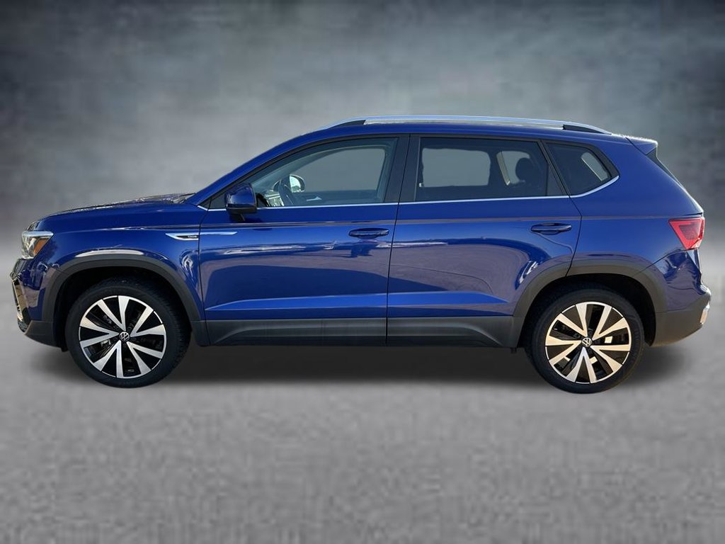 Certified 2023 Volkswagen Taos SE FWD image 3