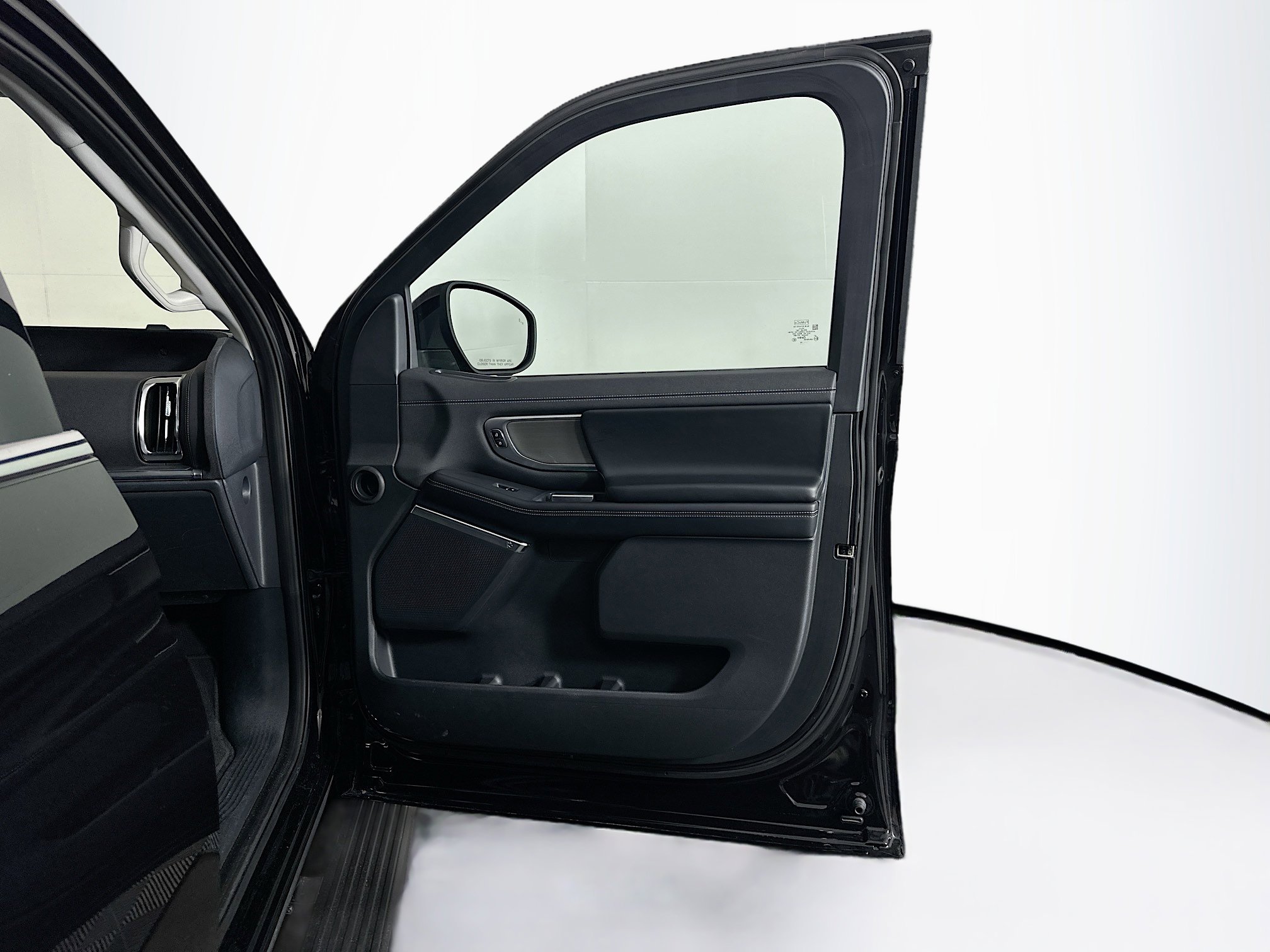 Used 2025 Ford Expedition Platinum image 35