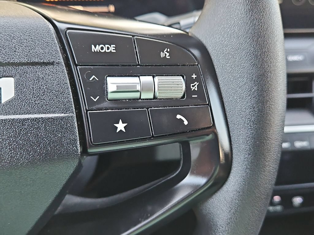 Used 2025 Kia K4 FWD image 22