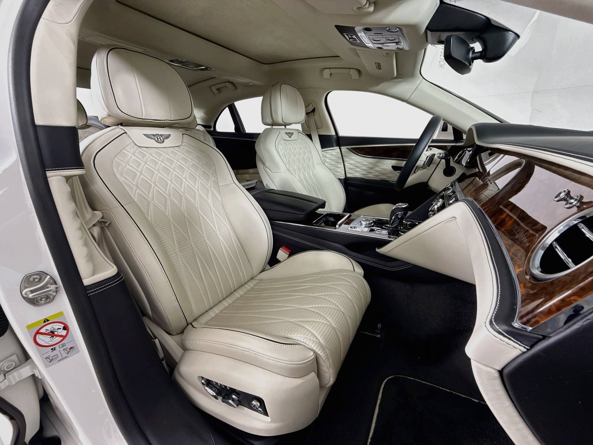 Used 2021 Bentley Flying Spur W12 AWD/4WD image 23