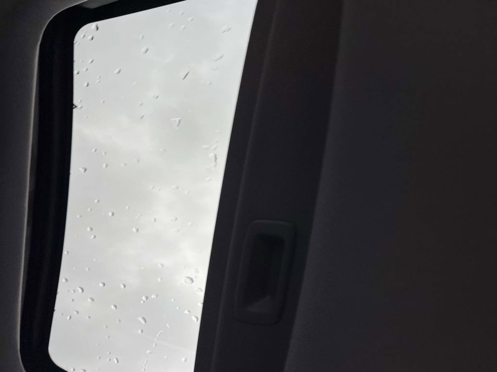 Used 2017 Honda CR-V EX image 17