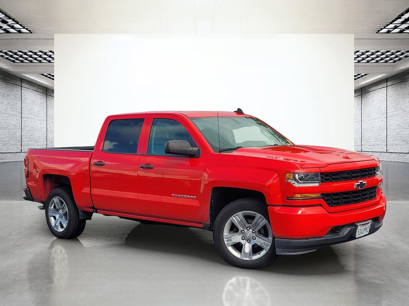 Used 2018 Chevrolet Silverado 1500 Custom w/ Custom Value Package image 2