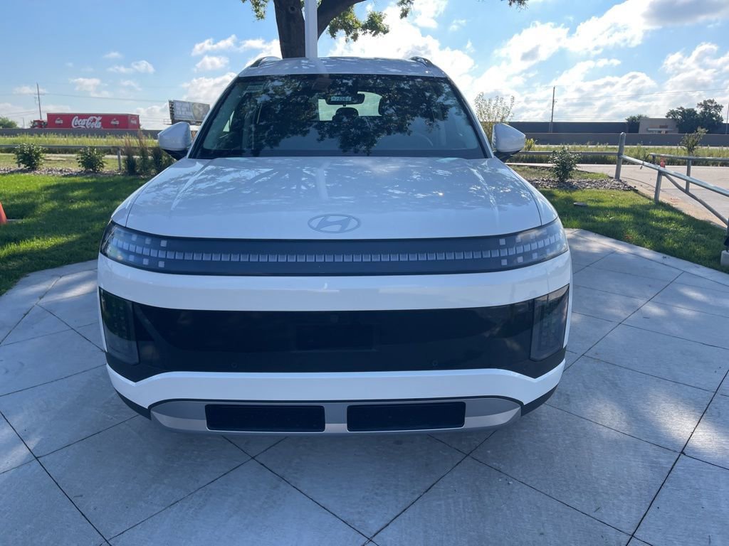 New 2026 Hyundai Ioniq 9 SE image 8