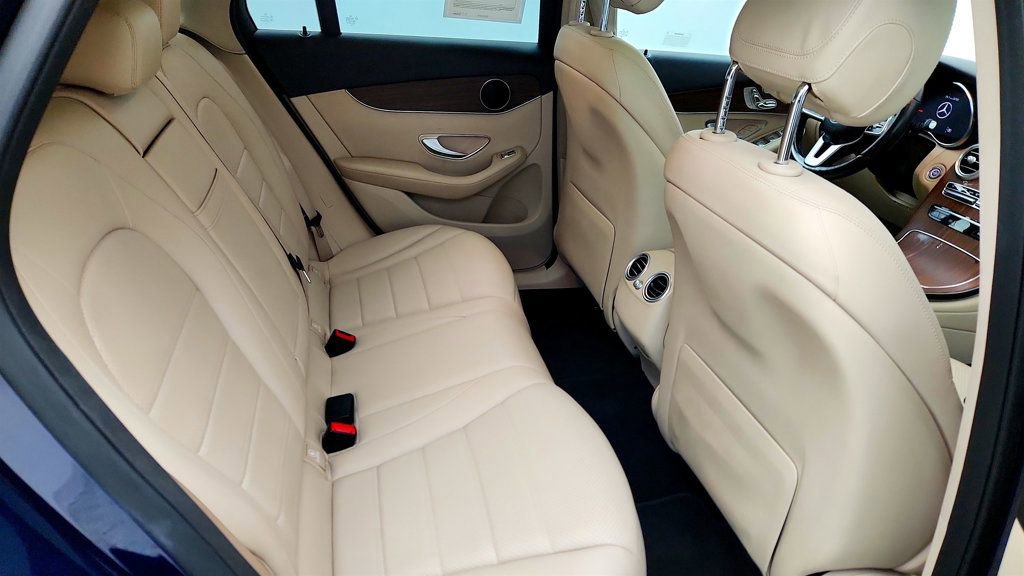 Used 2022 Mercedes-Benz GLC 300 4MATIC w/ Premium Package Lite image 22