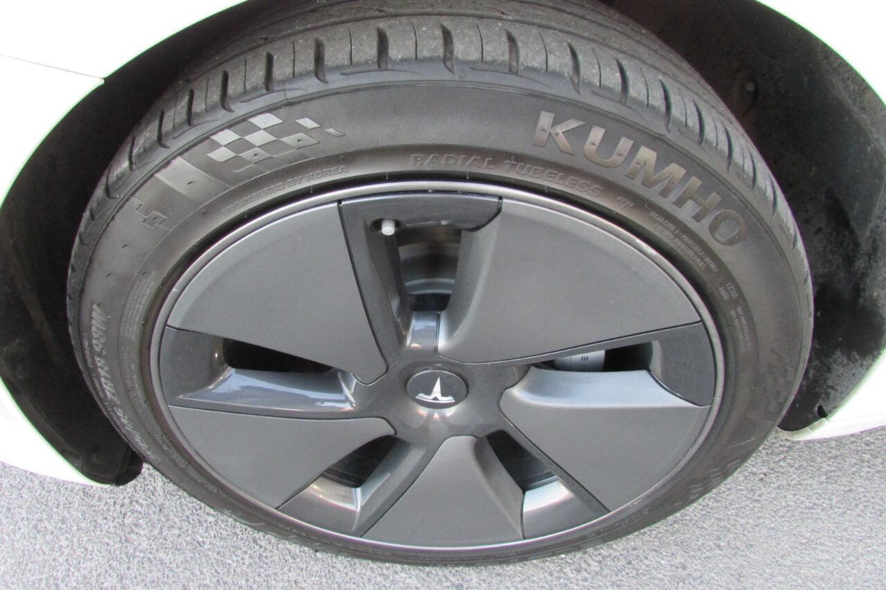 Used 2021 Tesla Model 3 Standard Range Plus image 42