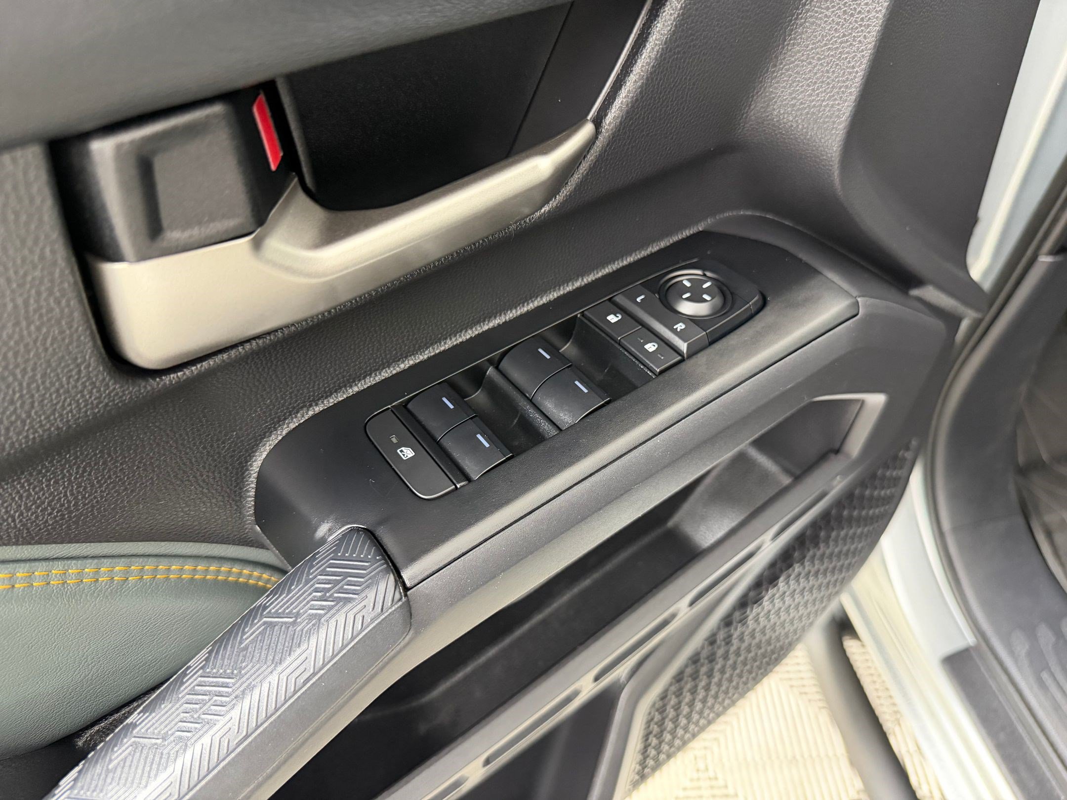 Used 2025 Toyota Tacoma 4x4 Double Cab Hybrid image 13