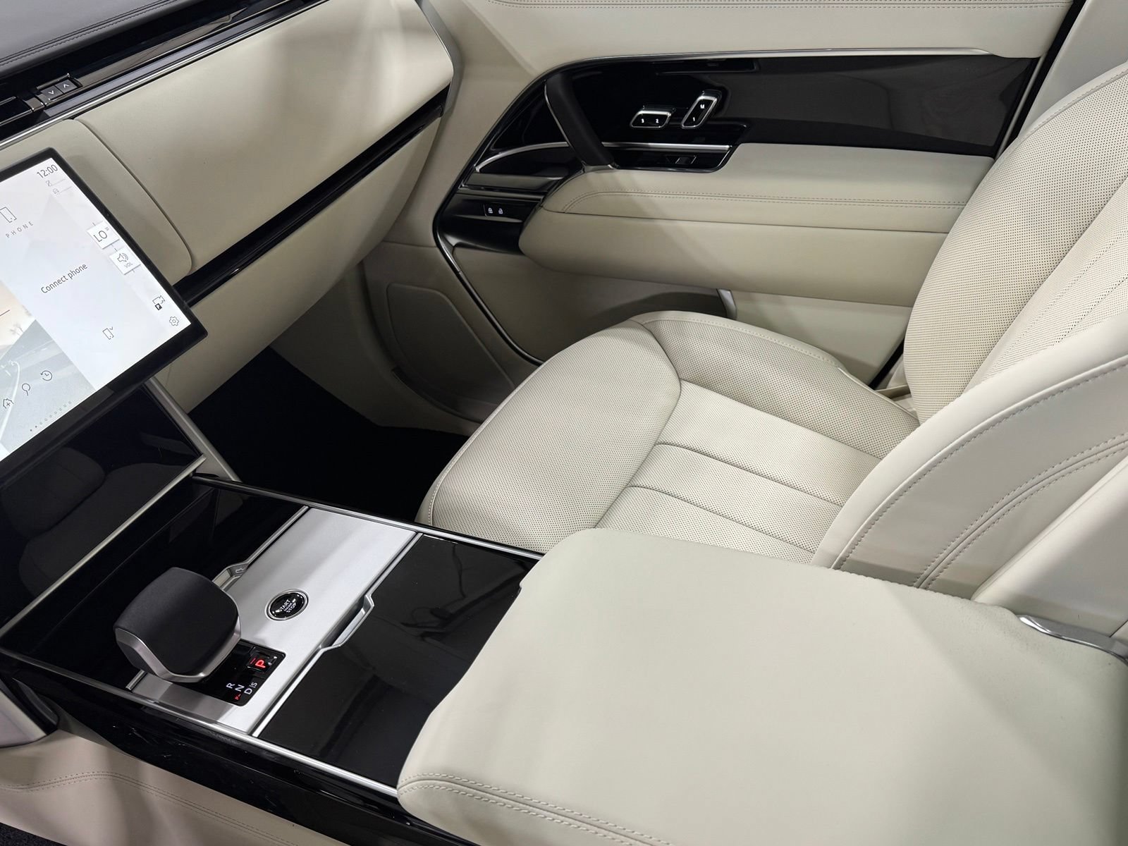 New 2026 Land Rover Range Rover SE AWD/4WD image 14