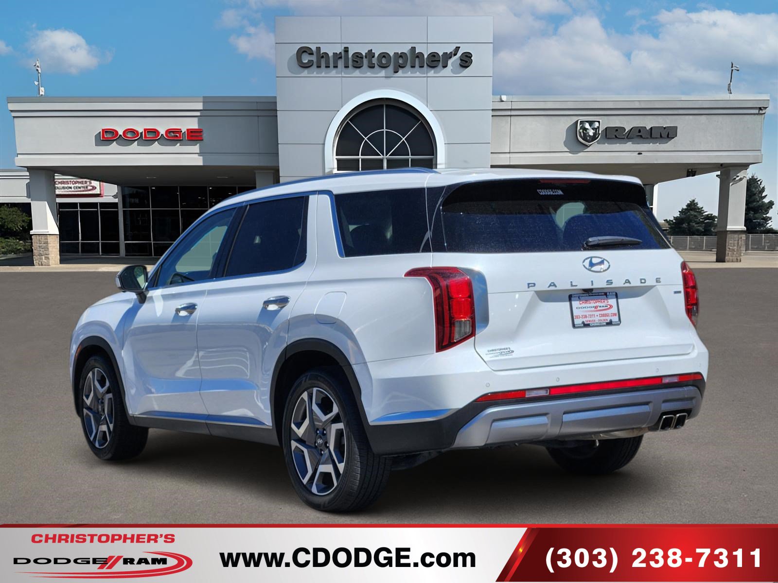 Used 2024 Hyundai Palisade Limited AWD/4WD image 5