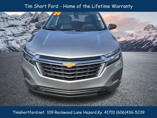 Used 2024 Chevrolet Equinox LS w/ LS Convenience Package AWD/4WD image 4