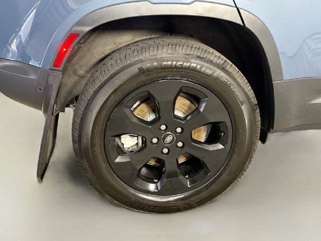 Used 2024 Land Rover Defender 110 S AWD/4WD image 32