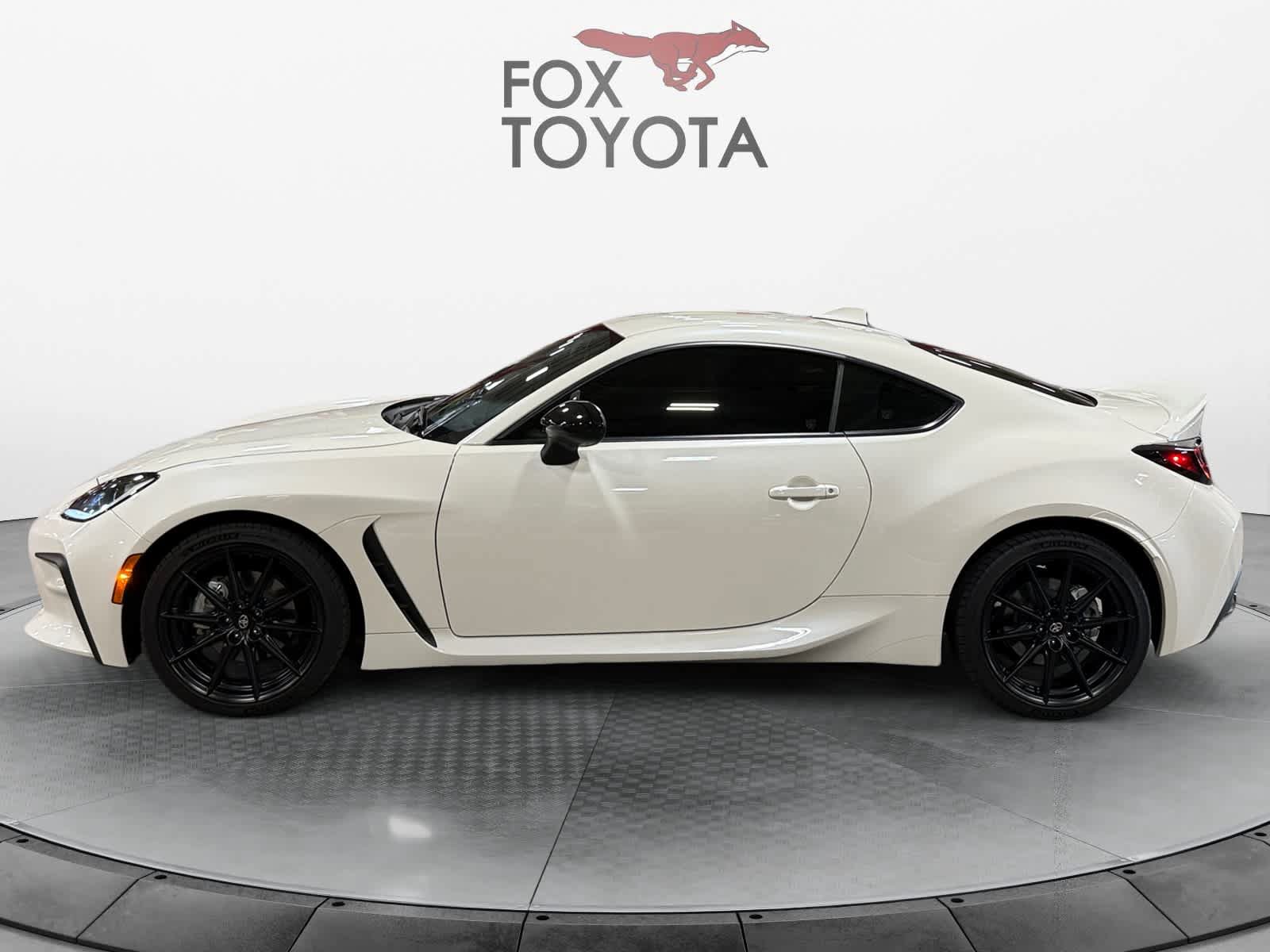 Used 2024 Toyota GR86 Premium RWD image 3