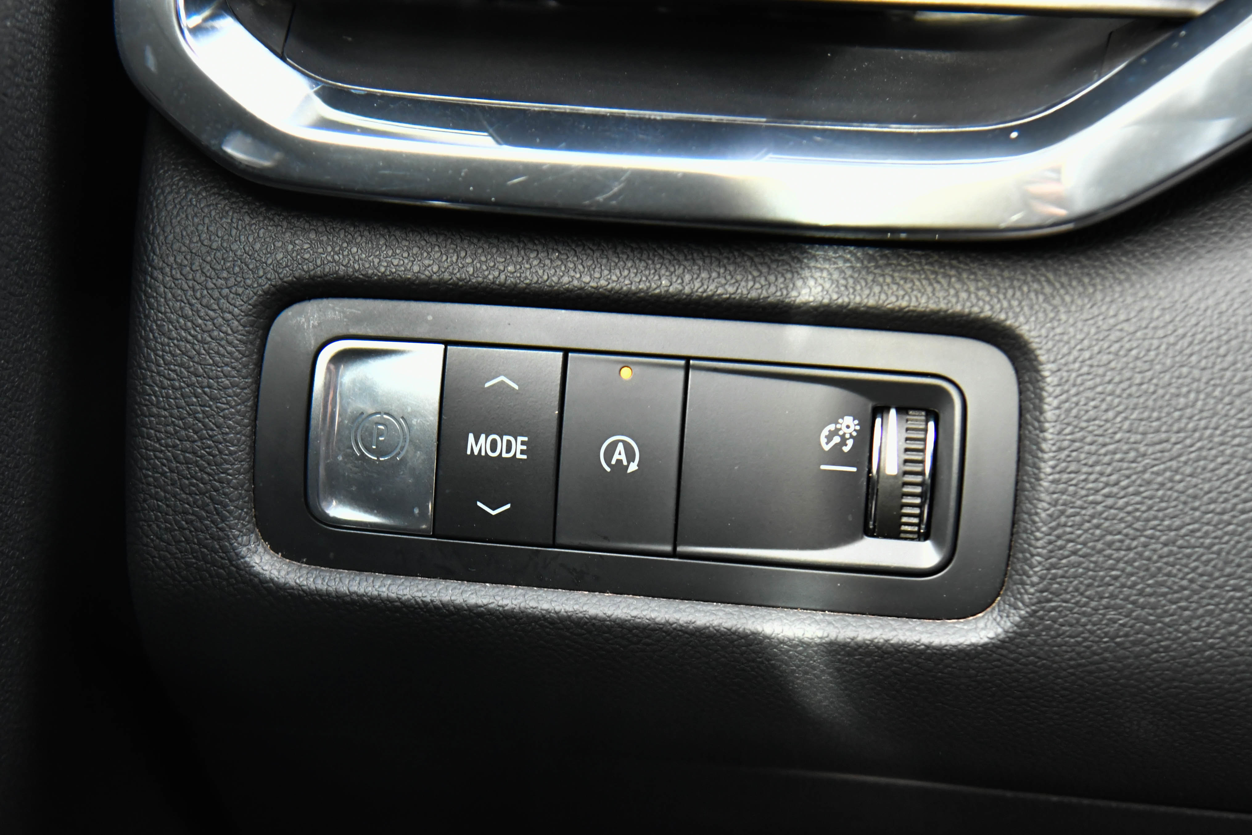 Used 2024 GMC Acadia Elevation image 40