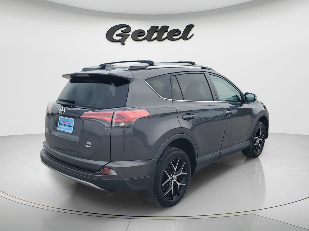 Used 2017 Toyota RAV4 SE AWD/4WD image 5