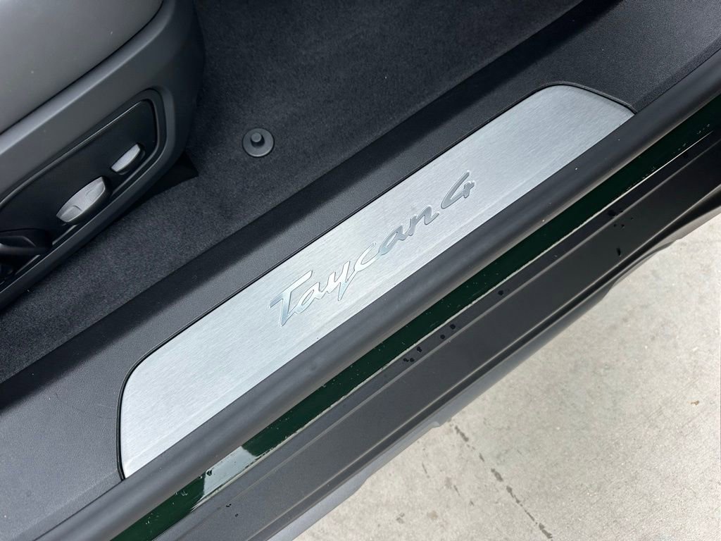 Used 2025 Porsche Taycan 4 Cross Turismo image 38