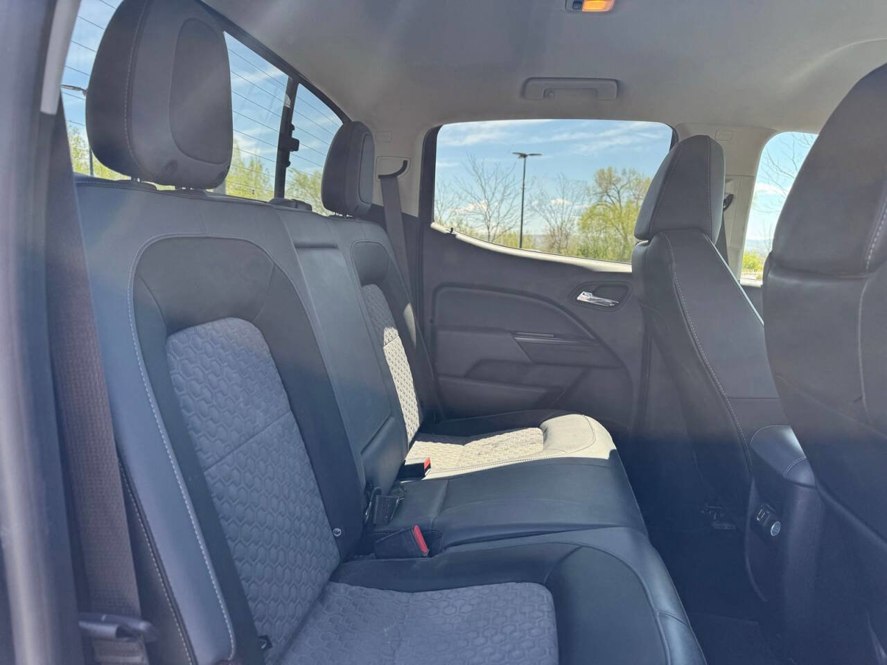 Used 2020 Chevrolet Colorado Z71 AWD/4WD image 14