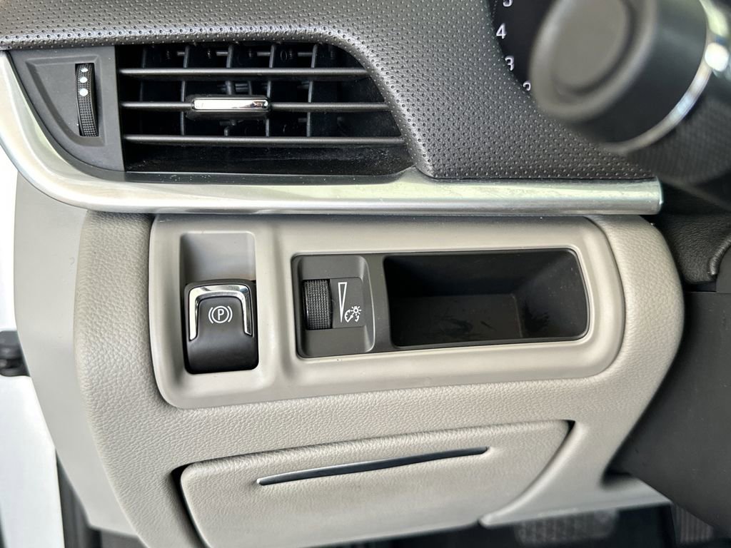 Used 2017 Cadillac XTS Luxury image 14