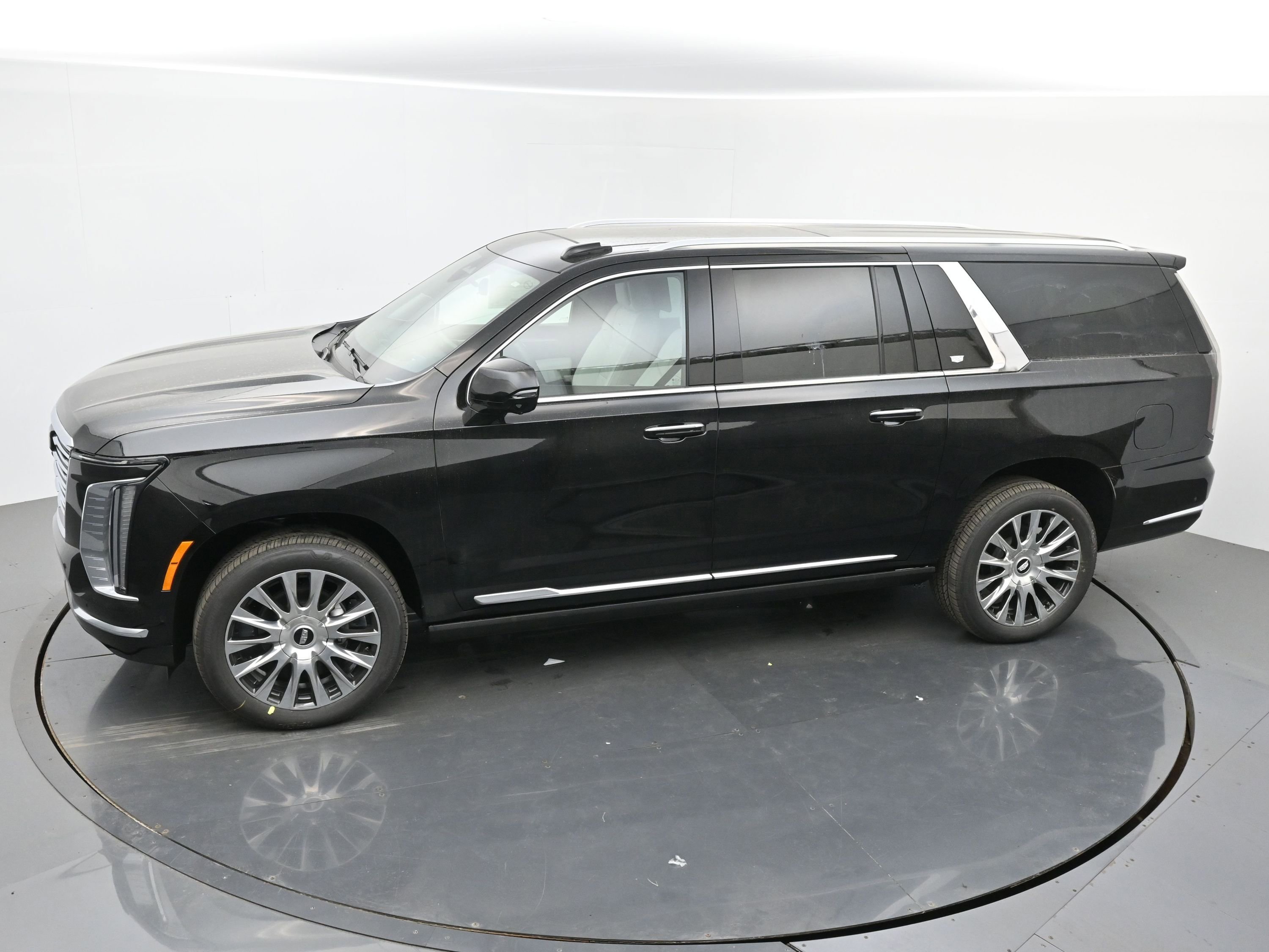 New 2026 Cadillac Escalade ESV Platinum Luxury AWD/4WD image 24