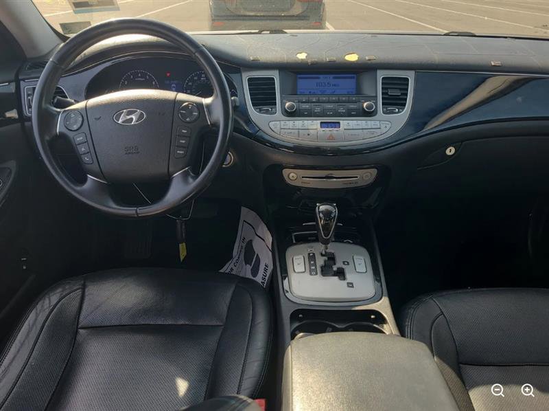 Used 2013 Hyundai Genesis 3.8 RWD image 9