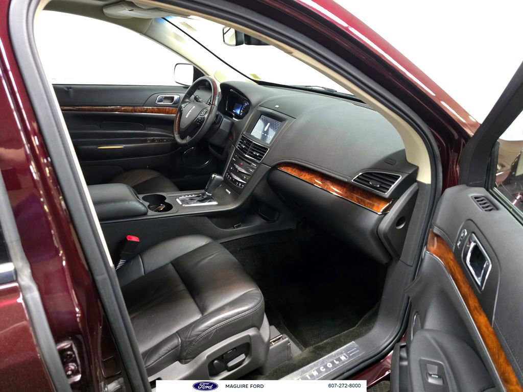 Used 2017 Lincoln MKT AWD image 26