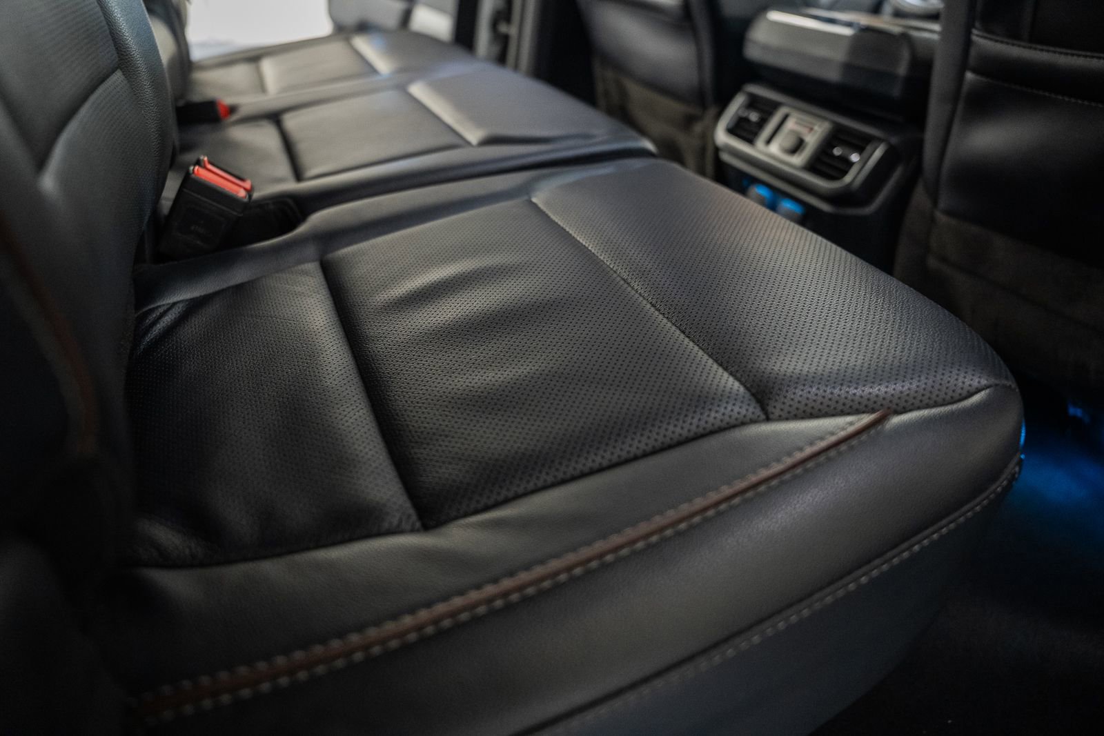 Certified 2023 Ford F150 Lariat w/ Equipment Group 502A High image 38