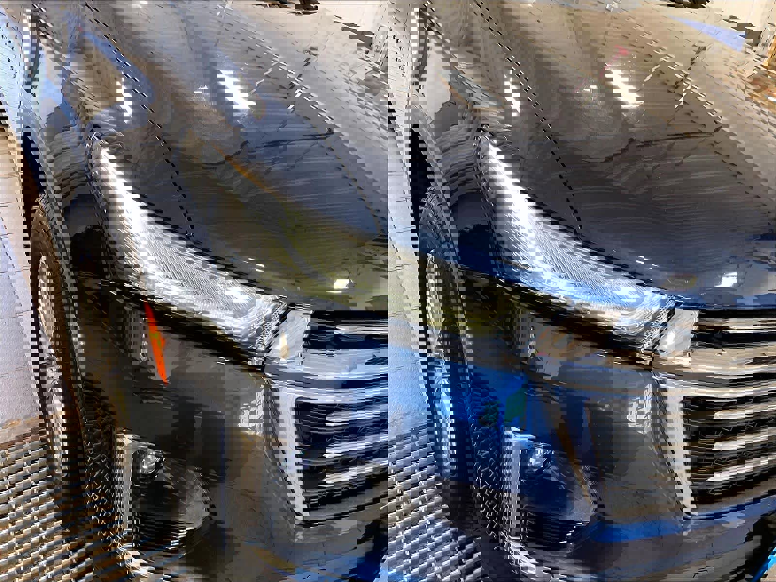 Used 2023 Chevrolet Traverse LT w/ LPO, Floor Liner Package AWD/4WD image 32