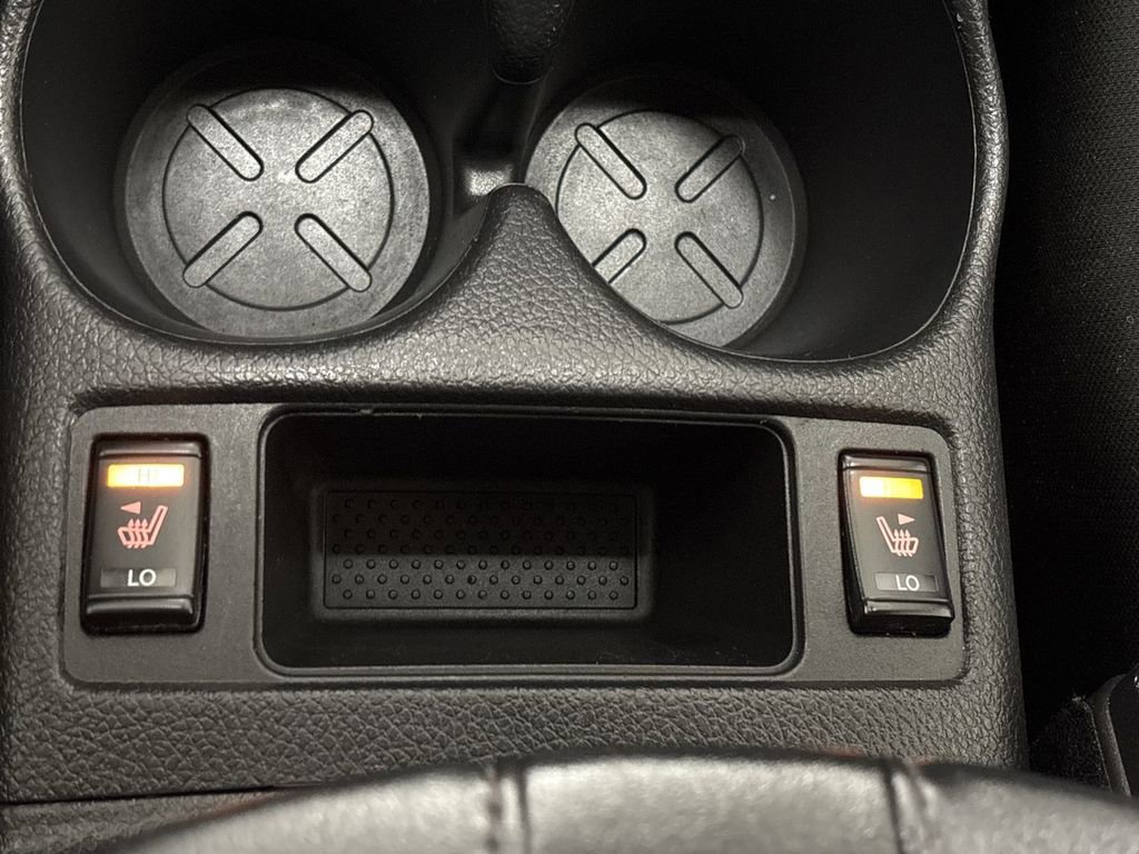 Used 2019 Nissan Rogue SV image 39