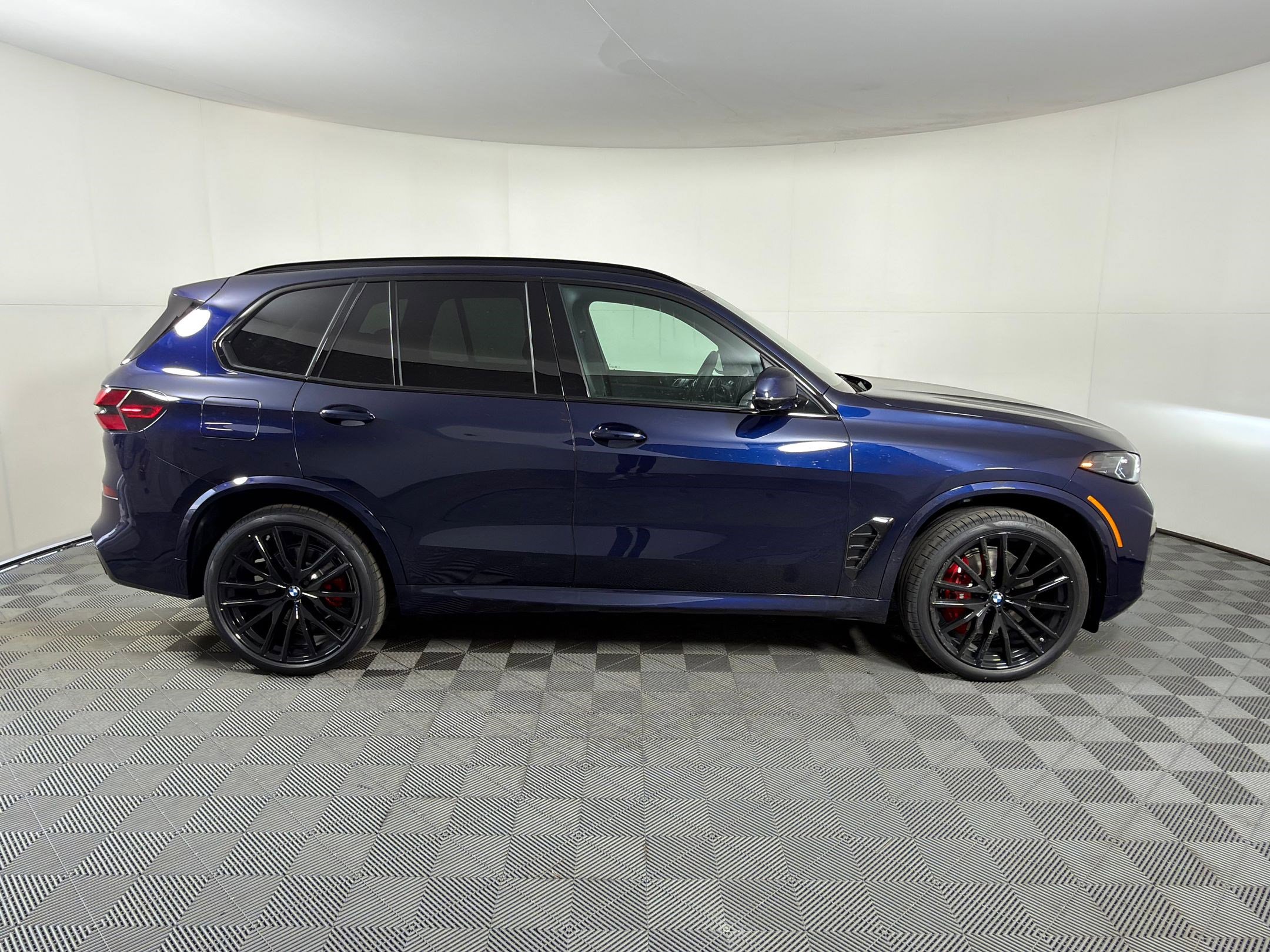 New 2026 BMW X5 sDrive40i w/ M Sport Package image 8