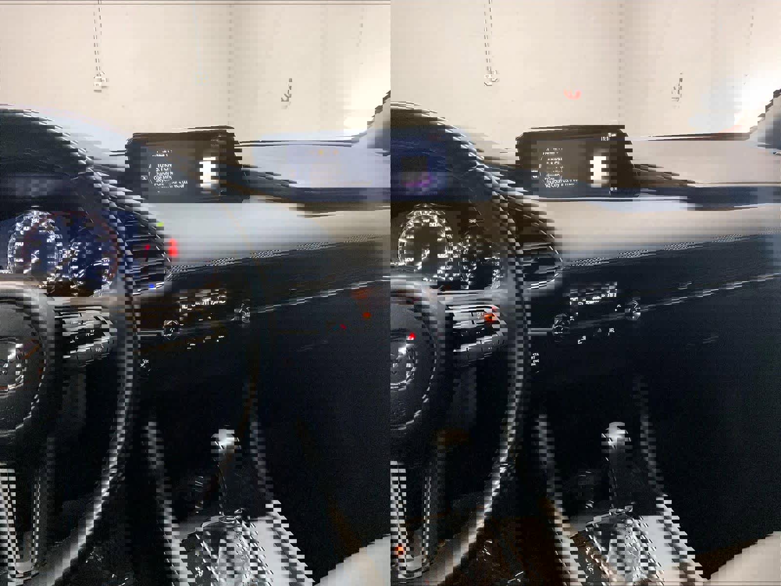 Used 2020 MAZDA MAZDA3 Hatchback image 9